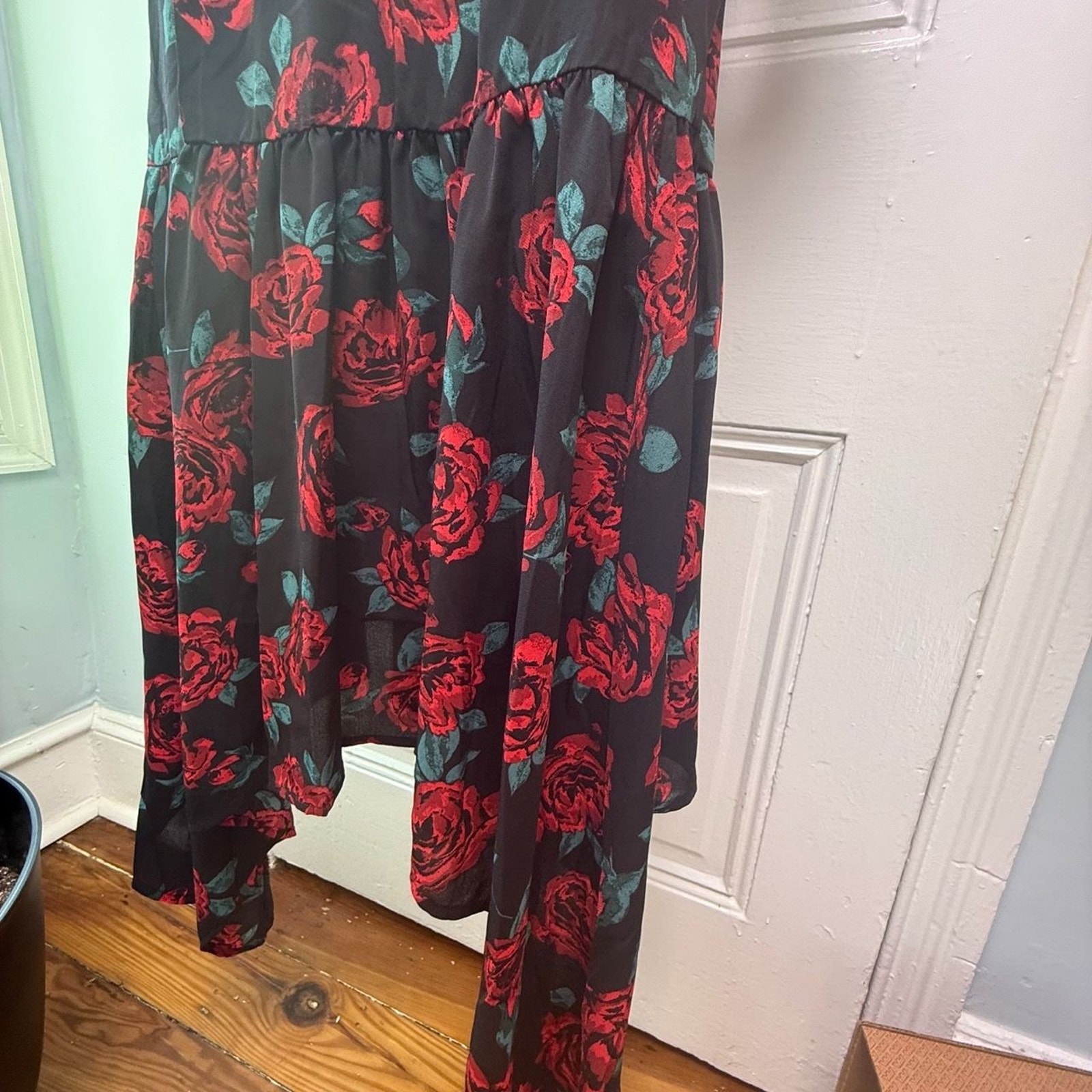 Emprada Black Red Roses High-Low Party Dress Womens Small Long Sleeve Nwt — image 8 of 8